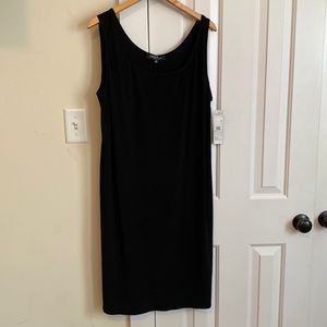 Woman’s Sleeveless Black Dress